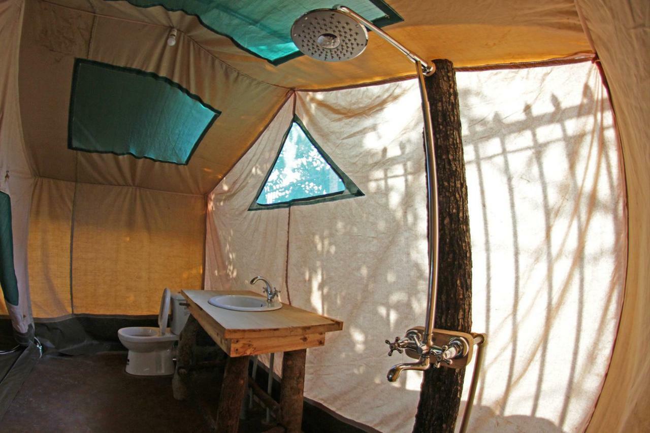 Kara-Tunga Safari Camp Bed & Breakfast Moroto Exterior photo